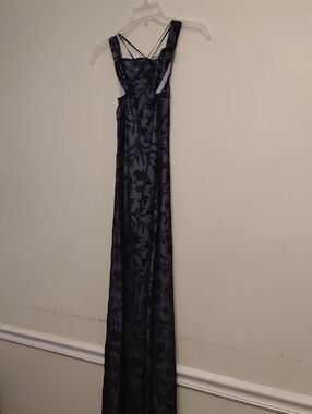 Elegant Navy Lace Evening Gown - Strappy Back